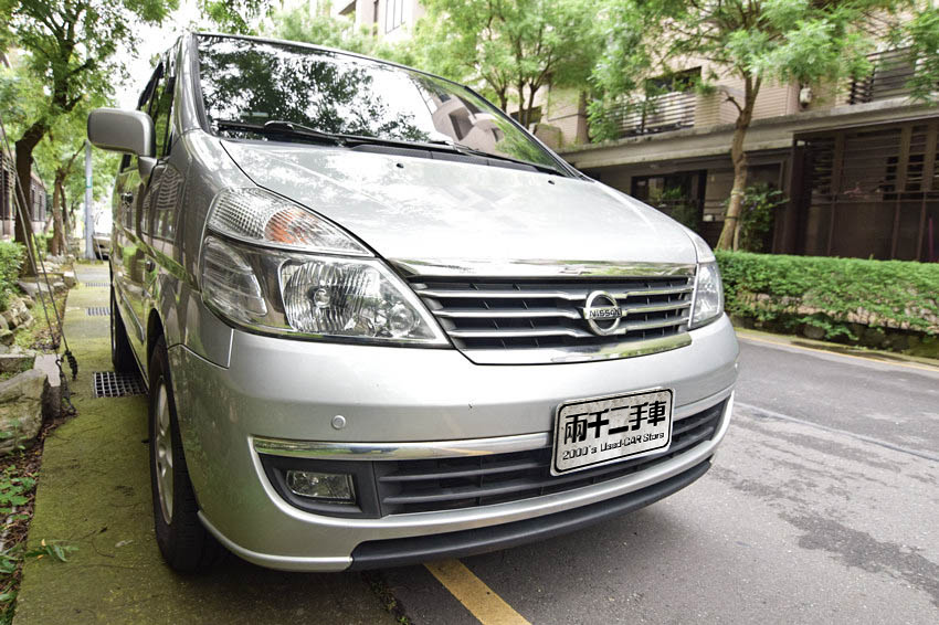 2012年 NISSAN Serena QRV 2.5 銀色 雙滑門七人座