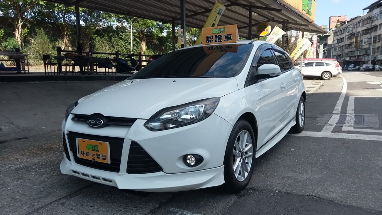 2015年 FORD FOCUS