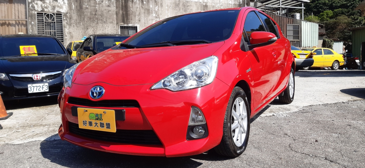 2014.TOYOTA PRIUS C 油電