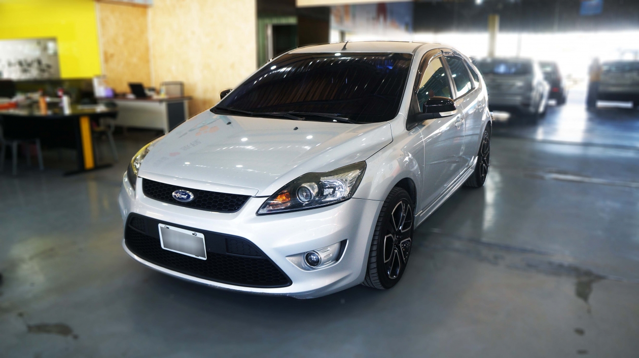 2011年 Ford Focus 銀色 福特中古車