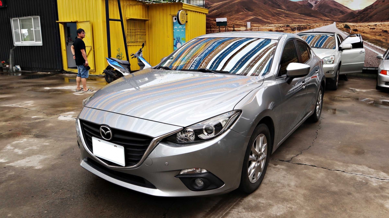 2014年 Mazda 3 銀色 馬自達中古車