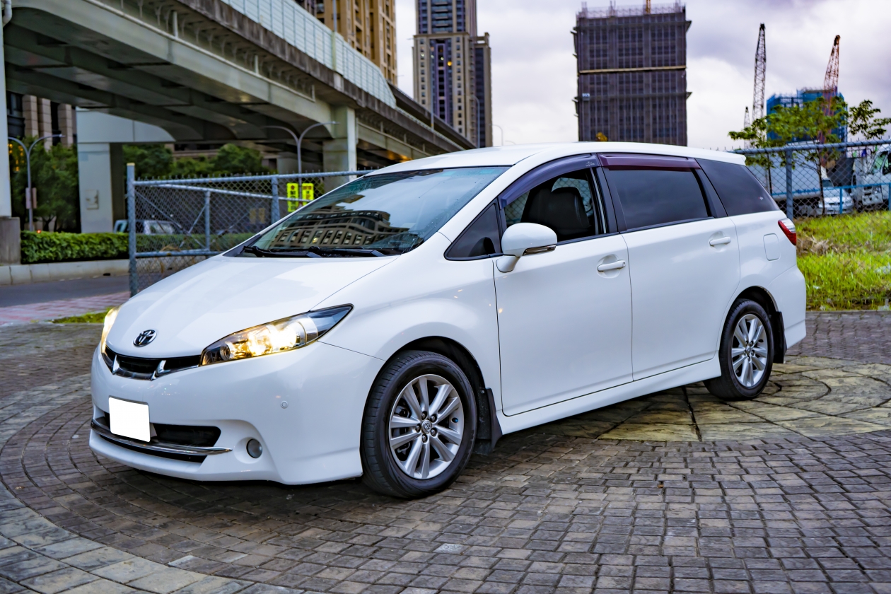 2011年 Toyota Wish 2.0L E版 一手車 七人座 車況佳 僅跑8萬多