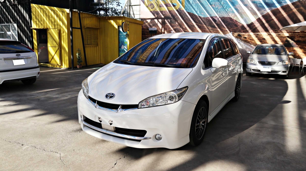 2011年 Toyota Wish 白色 福斯中古車