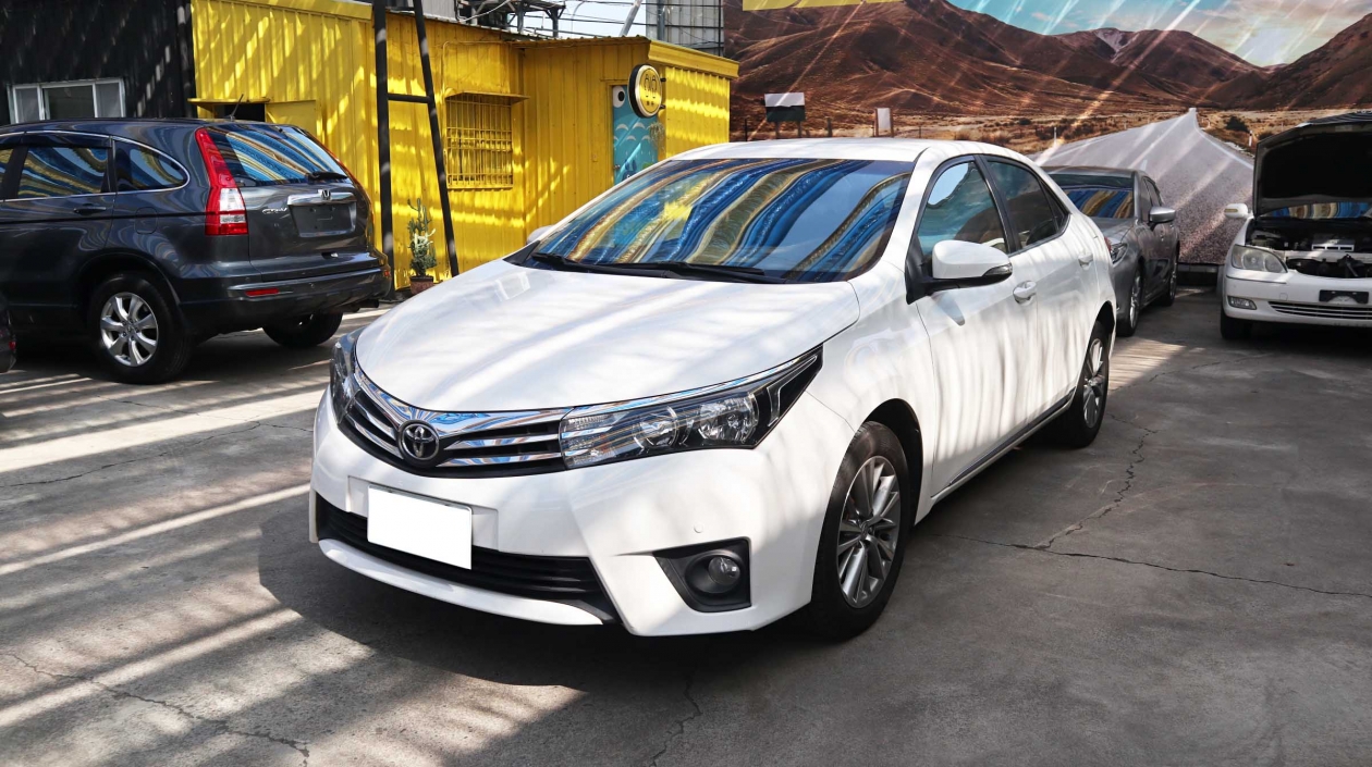 2013年 Toyota Altis 白色 豐田中古車