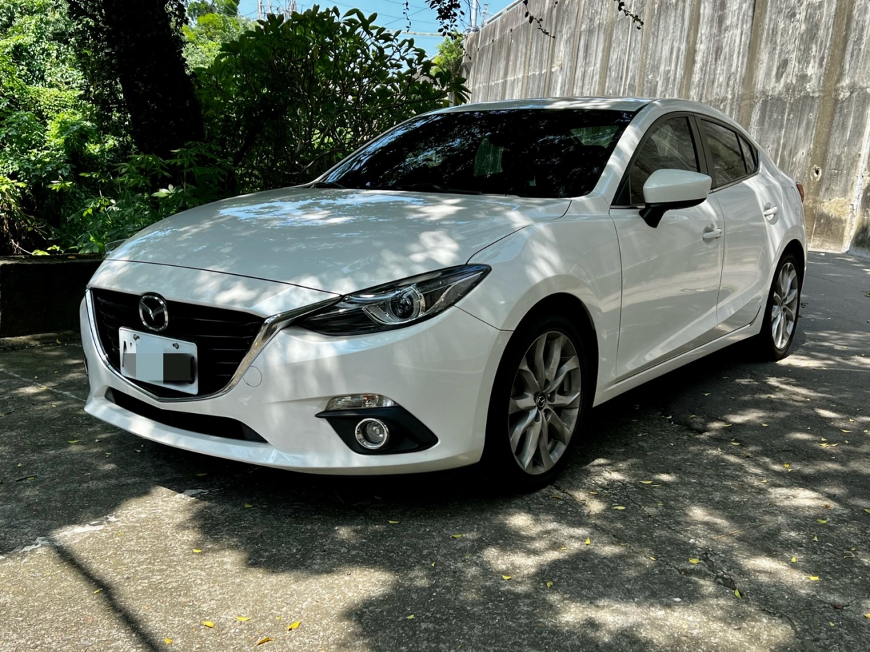 2015 MAZDA3