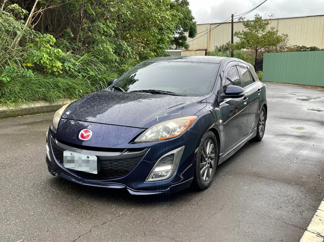 2011 MAZDA3