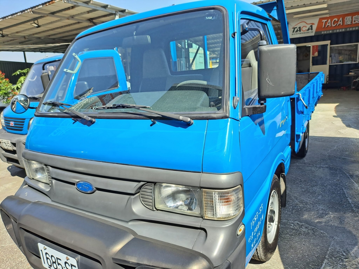 一部跑少少的貨車 Ford 福特Econovan 載卡多