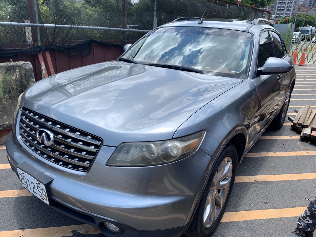 2005 INFINITI FX35