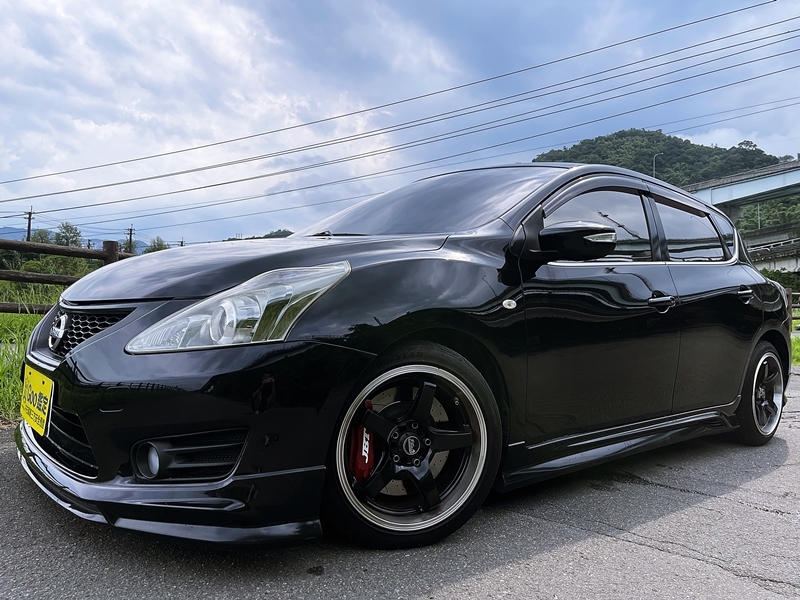 2013 Nissan Tiida 5門 1.6 Turbo S 黑色