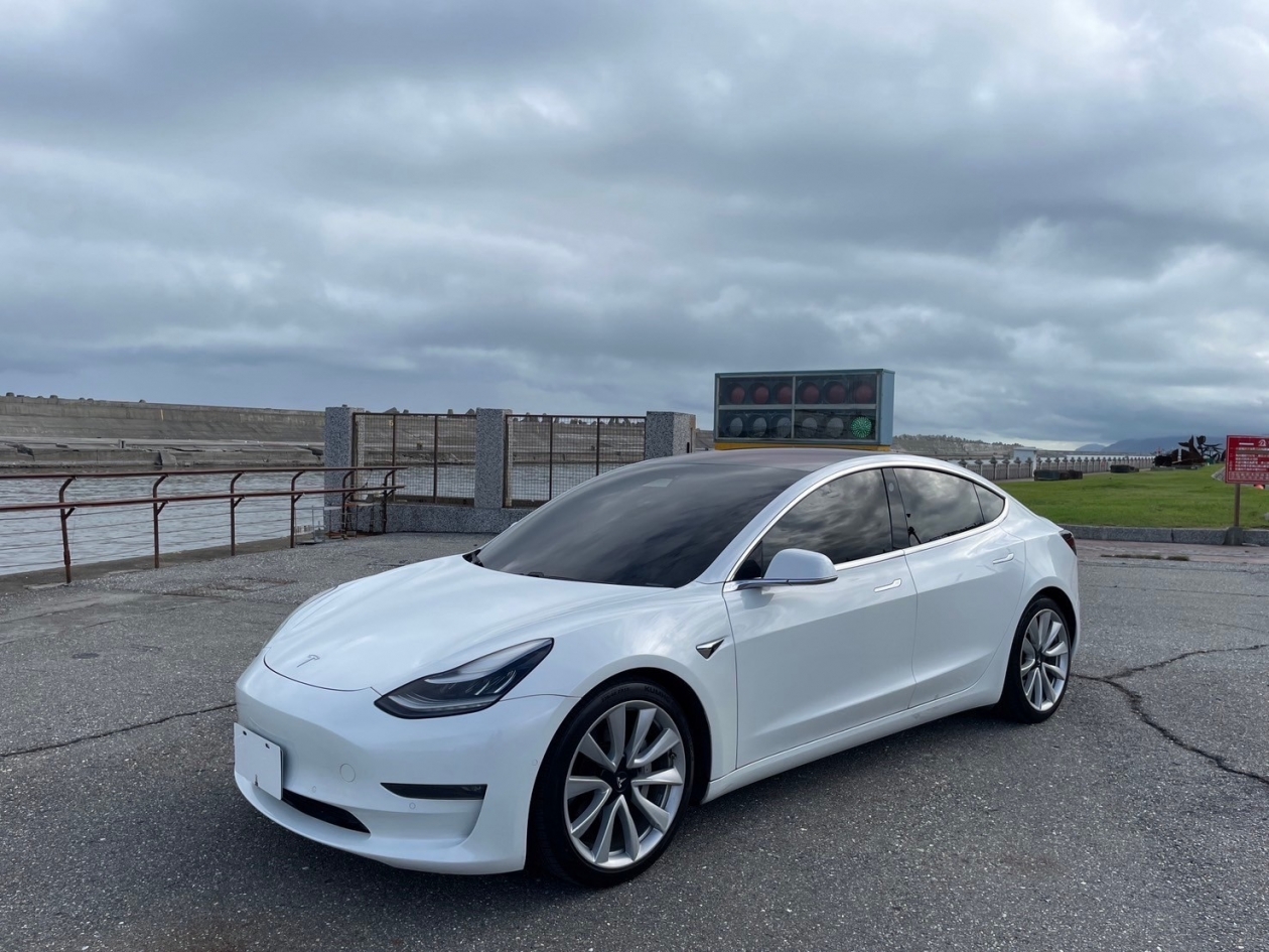 2020 Tesla Model 3 LR