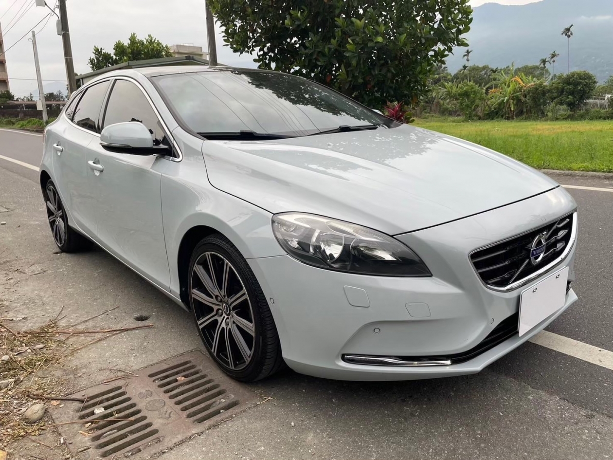 2014 Volvo V40 T4