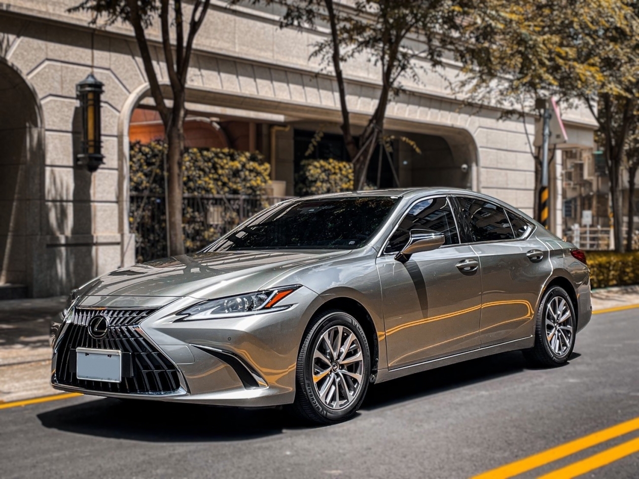 【聯豐車業】2022 LEXUS ES200 原廠保固中